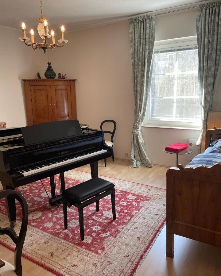 Musikalische Ferienwohnung Mit Rheinblick سانكت غور المظهر الخارجي الصورة
